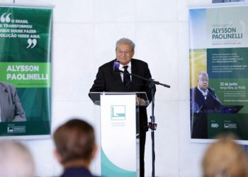 Indicado ao Nobel da Paz, ex-ministro da Agricultura e atual presidente executivo da Abramilho Alysson Paolinelli é homenageado na Câmara dos Deputados