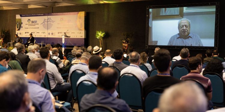 Alysson Paolinelli pede atenção à pesquisa agrícola