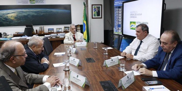 Em reunião no Ministério da Ciência e Tecnologia, Abramilho trata da expansão de tecnologias sustentáveis para o agro